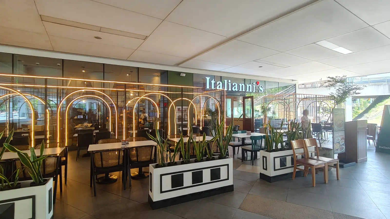 ITALIANNI'S in Festival Mall